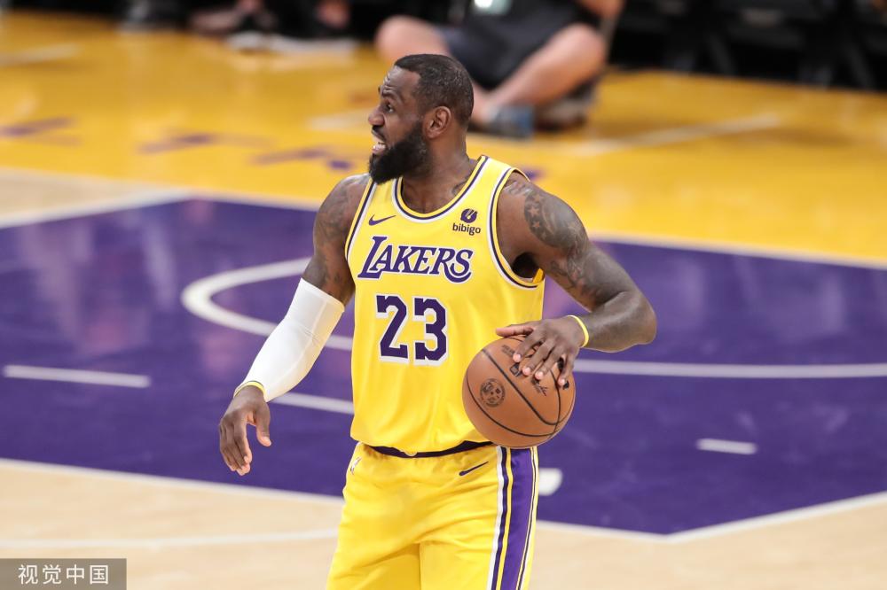 的一名年轻 的一名年轻