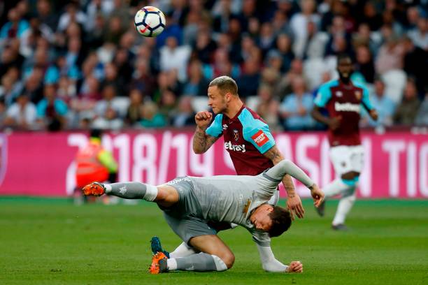 与发球局中 与发球局中